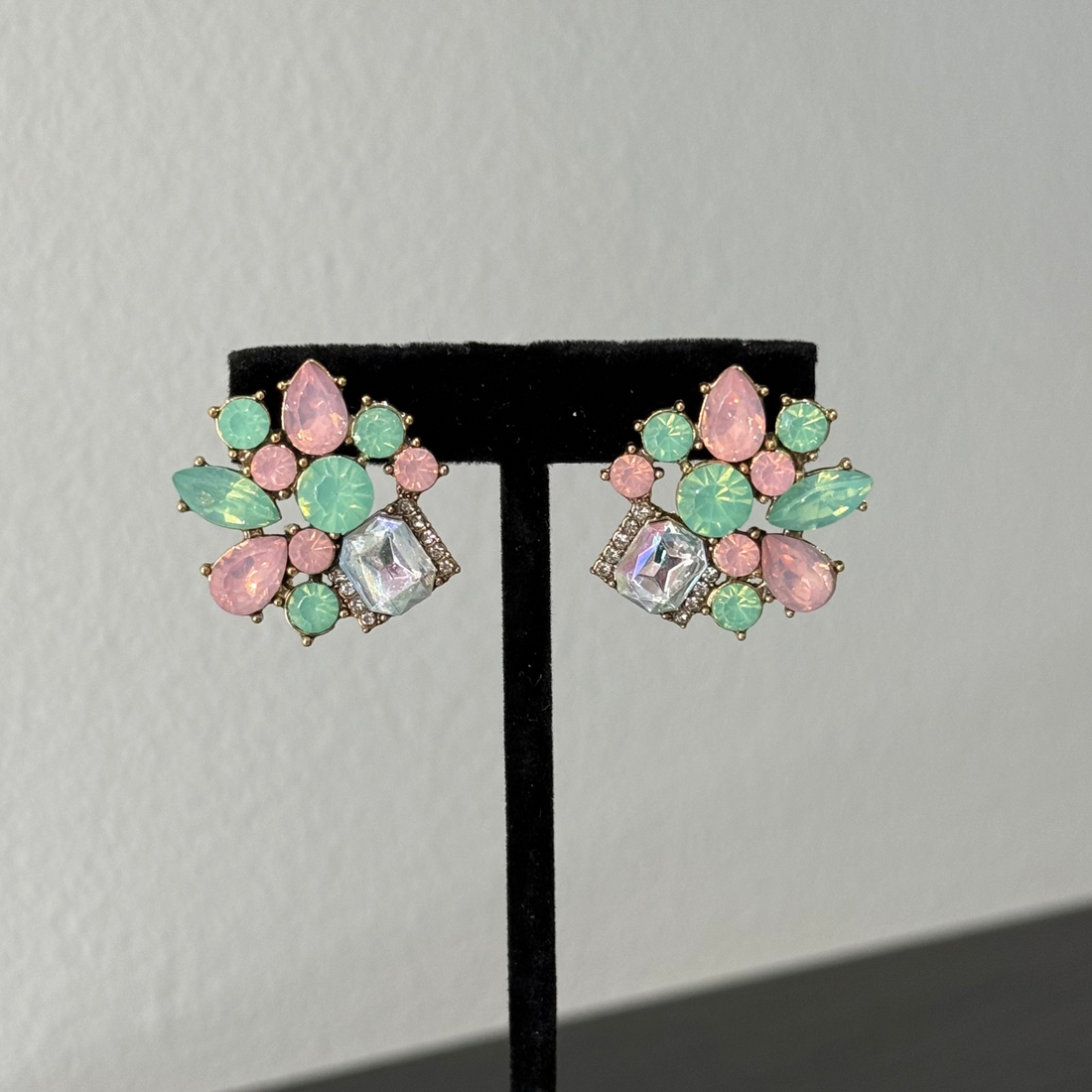 stud green pink