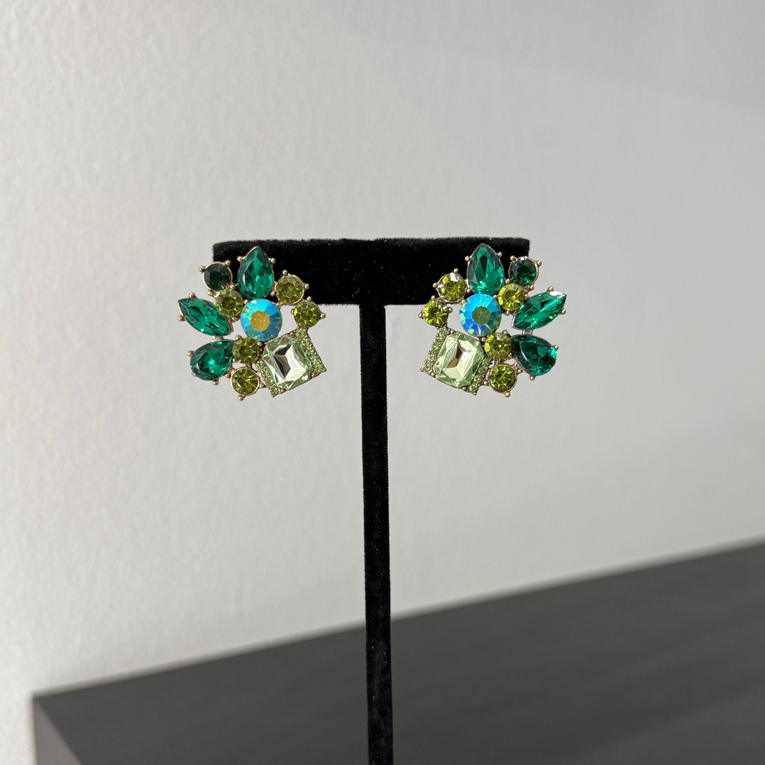 stud green