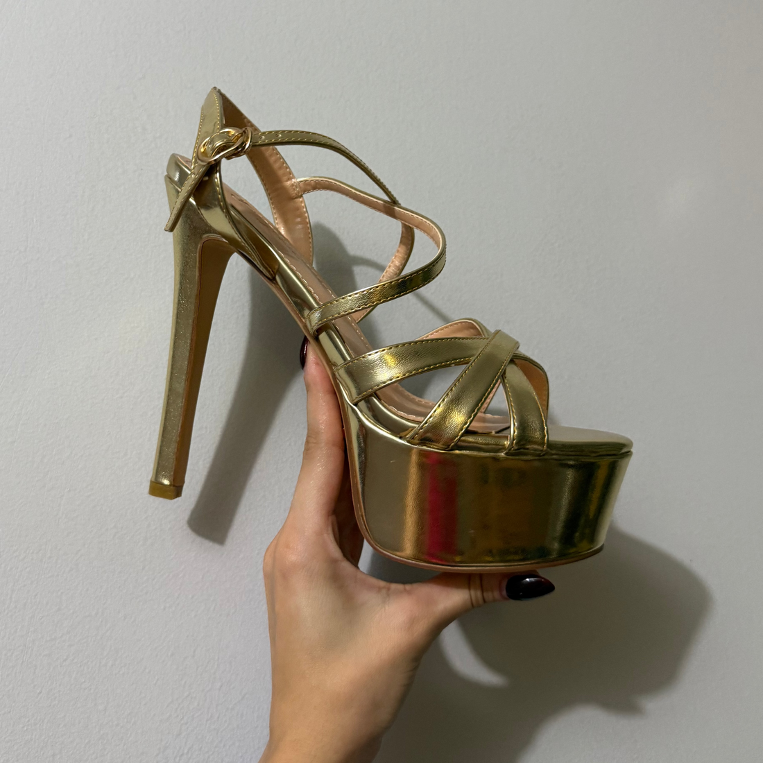 nayla stiletto