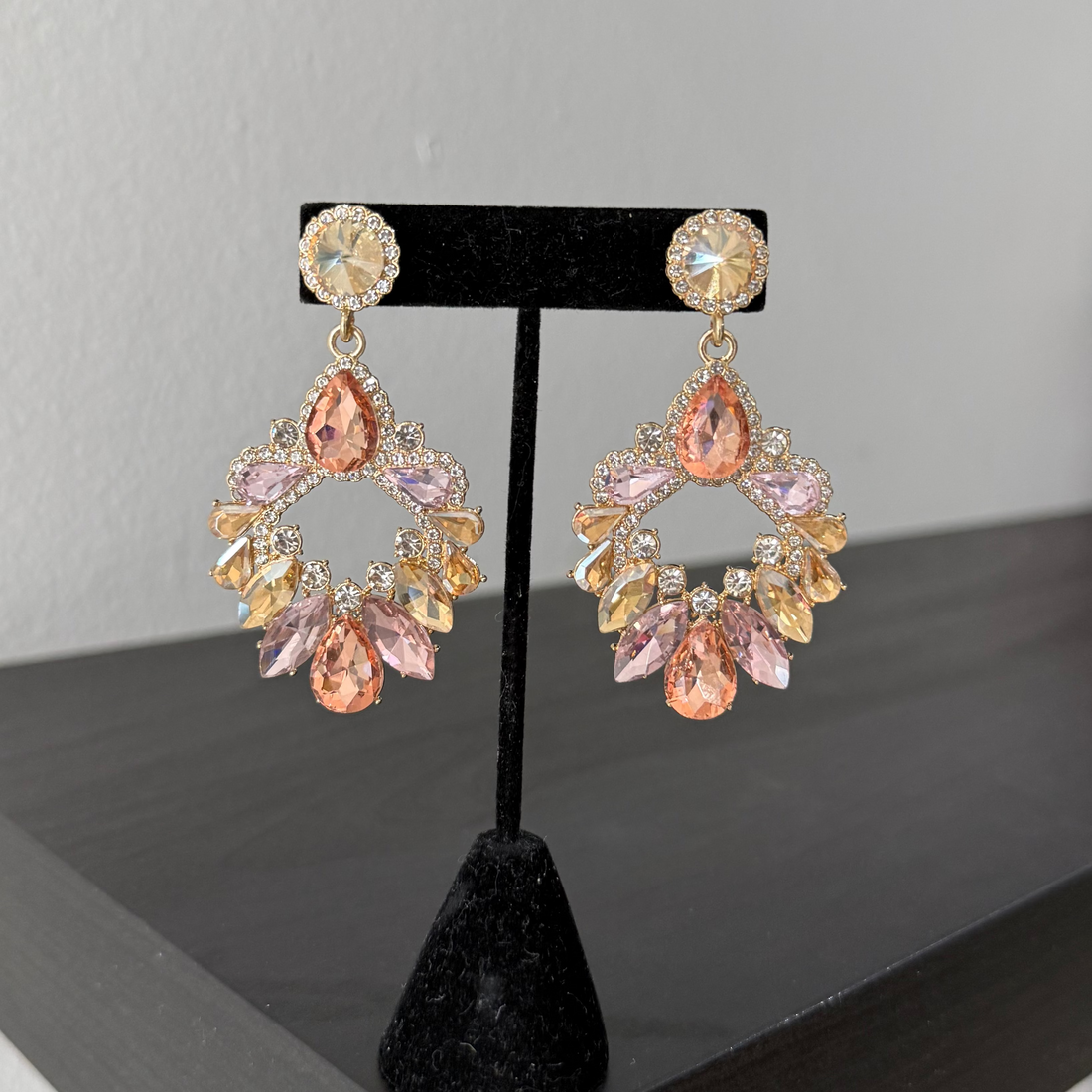 pink round statement