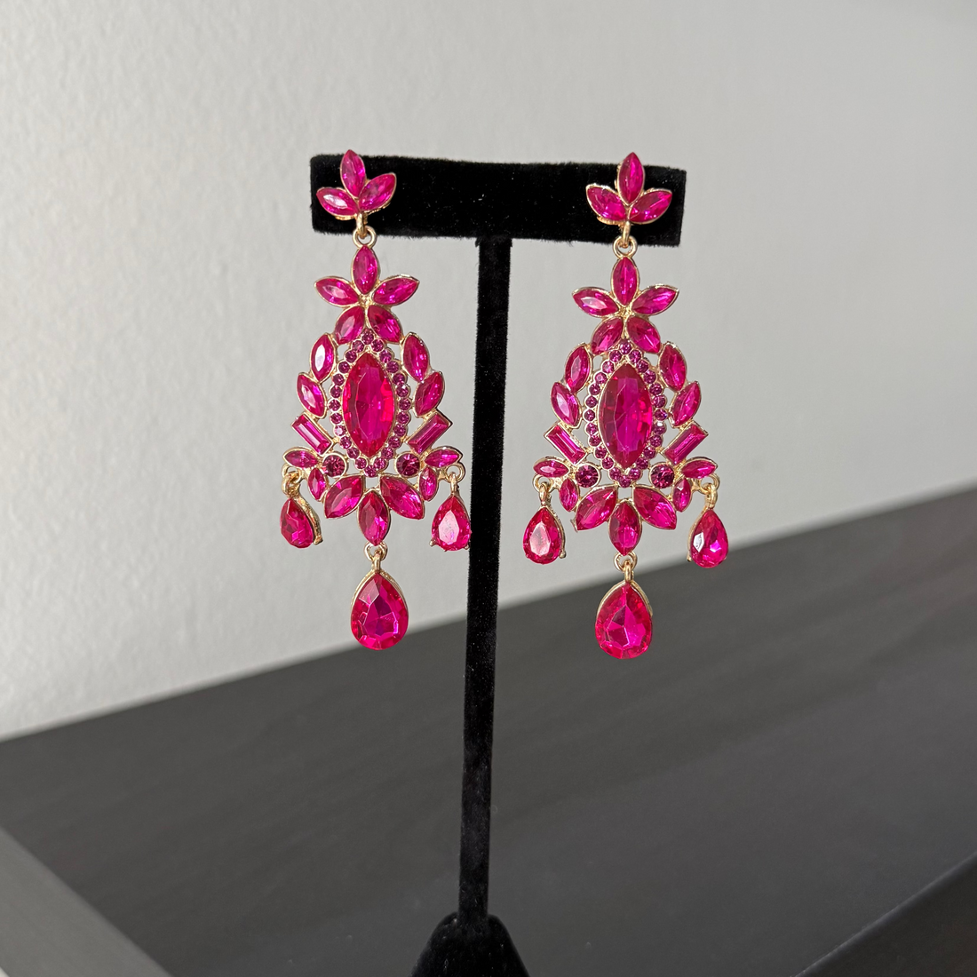 3 drop hot pink