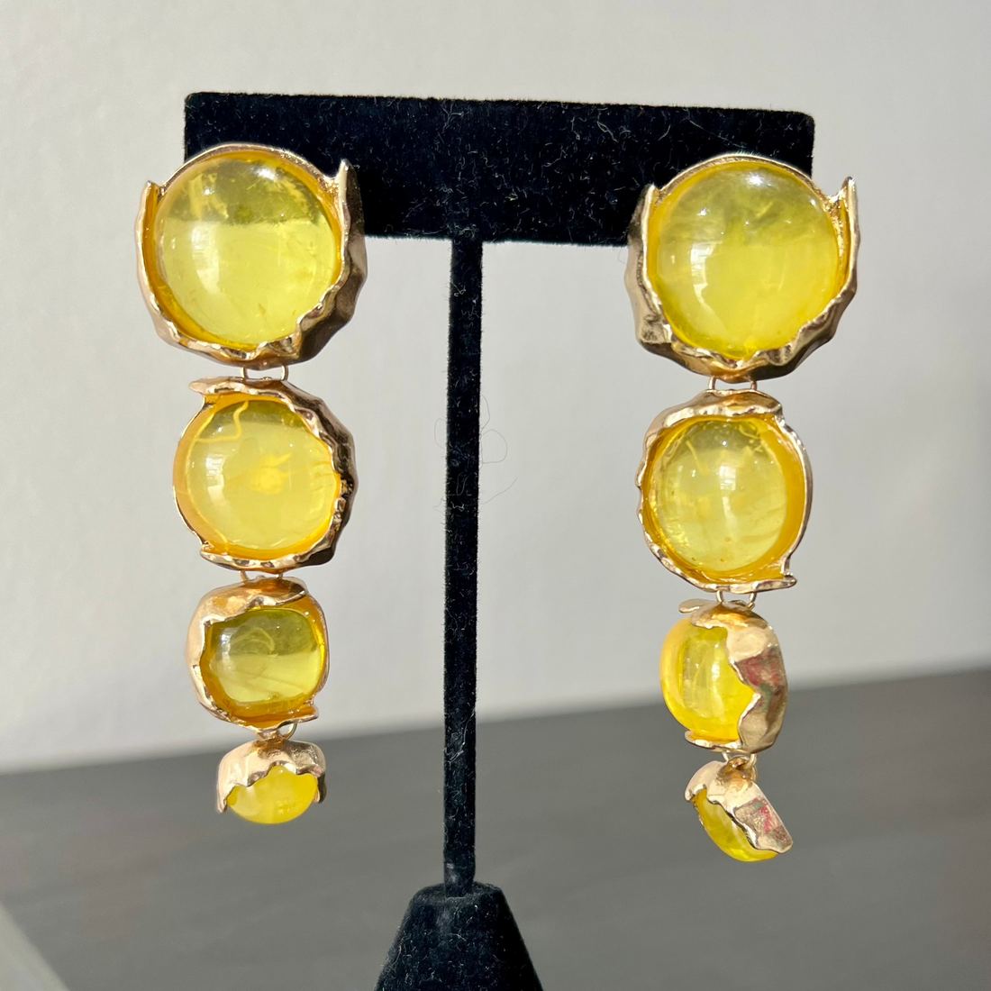 round drops yellow