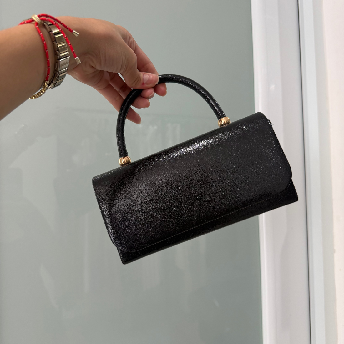 Lilian clutch