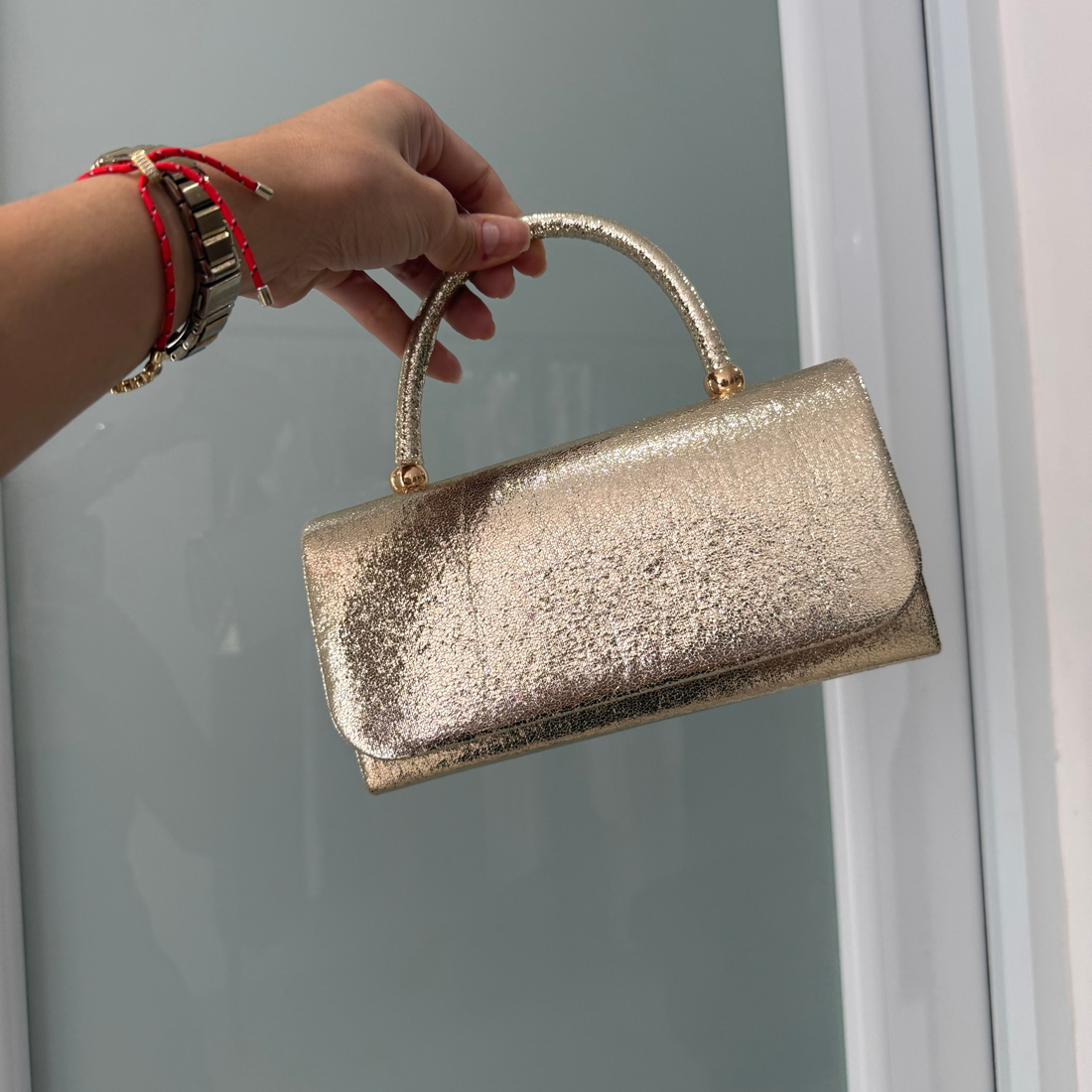 Lilian clutch